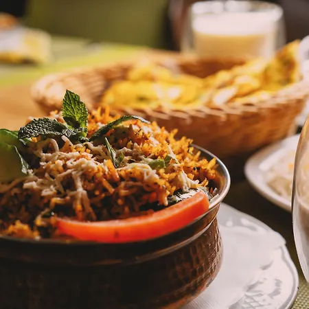 Ξενοδοχείο Noon Mirch Restaurant *