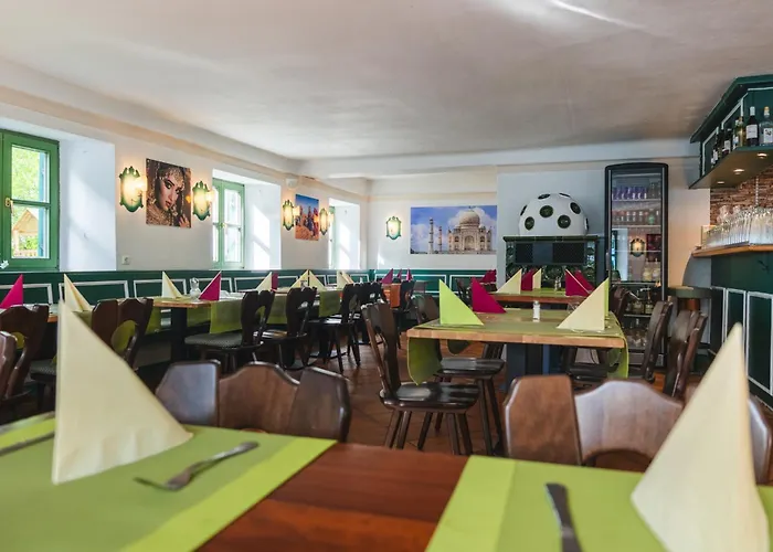 Noon Mirch Restaurant فندق