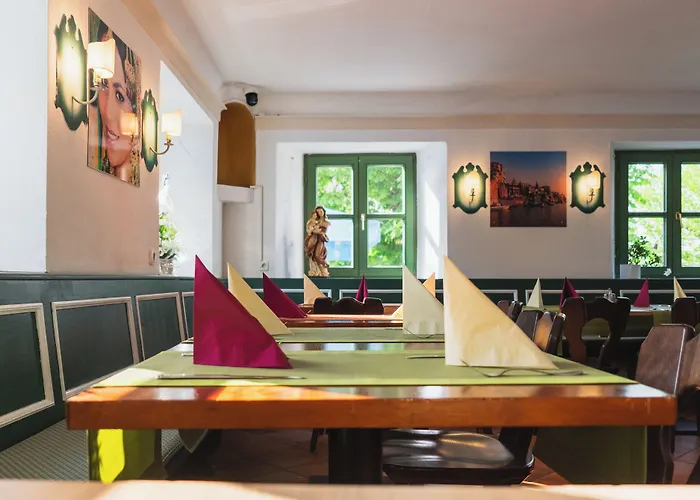 فندق Noon Mirch Restaurant
